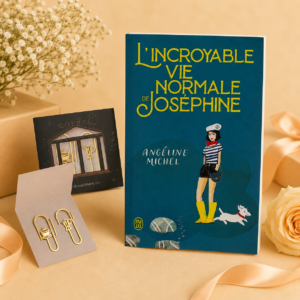 Coffret avec le roman dédicacé de Angéline Michel l'incroyable vie normale de Joséphine et un coffret de marque-pages thé et café